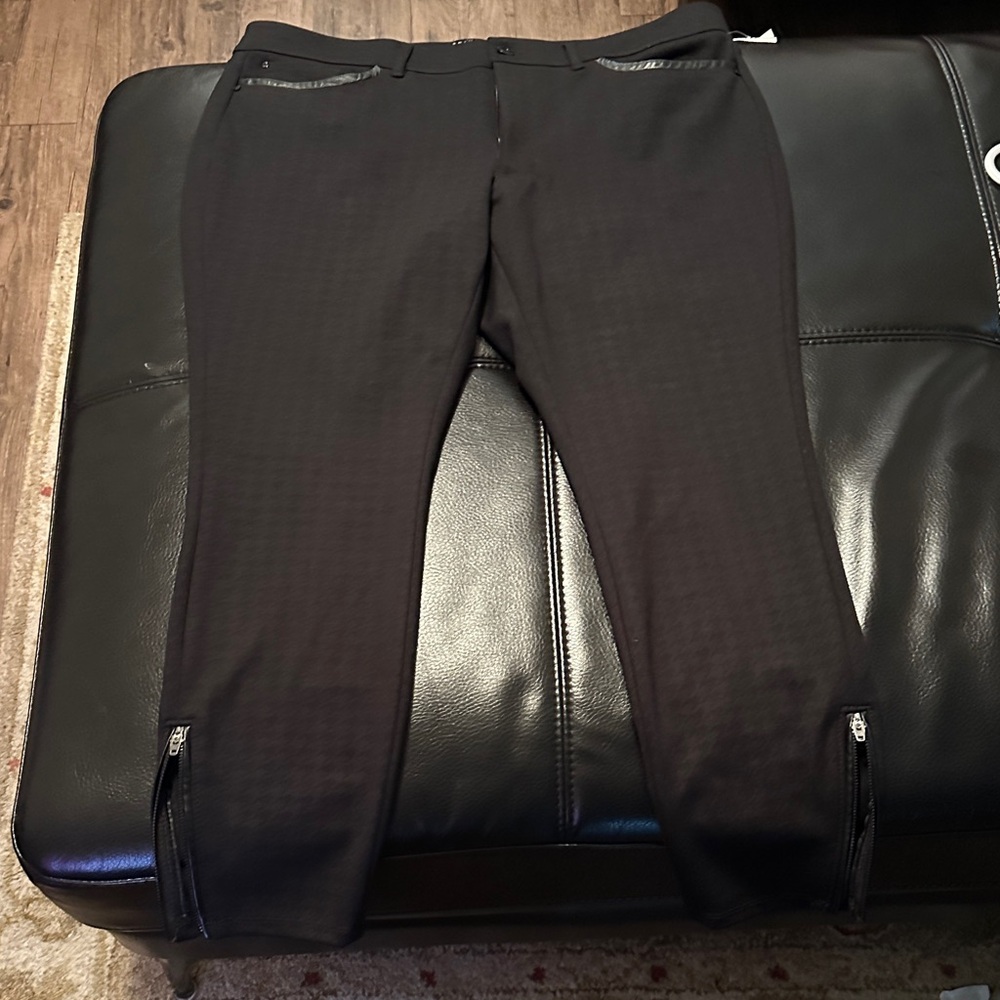 Elegant Black Zippered Women's Pants